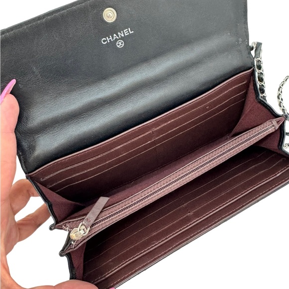 Auth Chanel Wallet With Added Chain - Picture 6 of 16